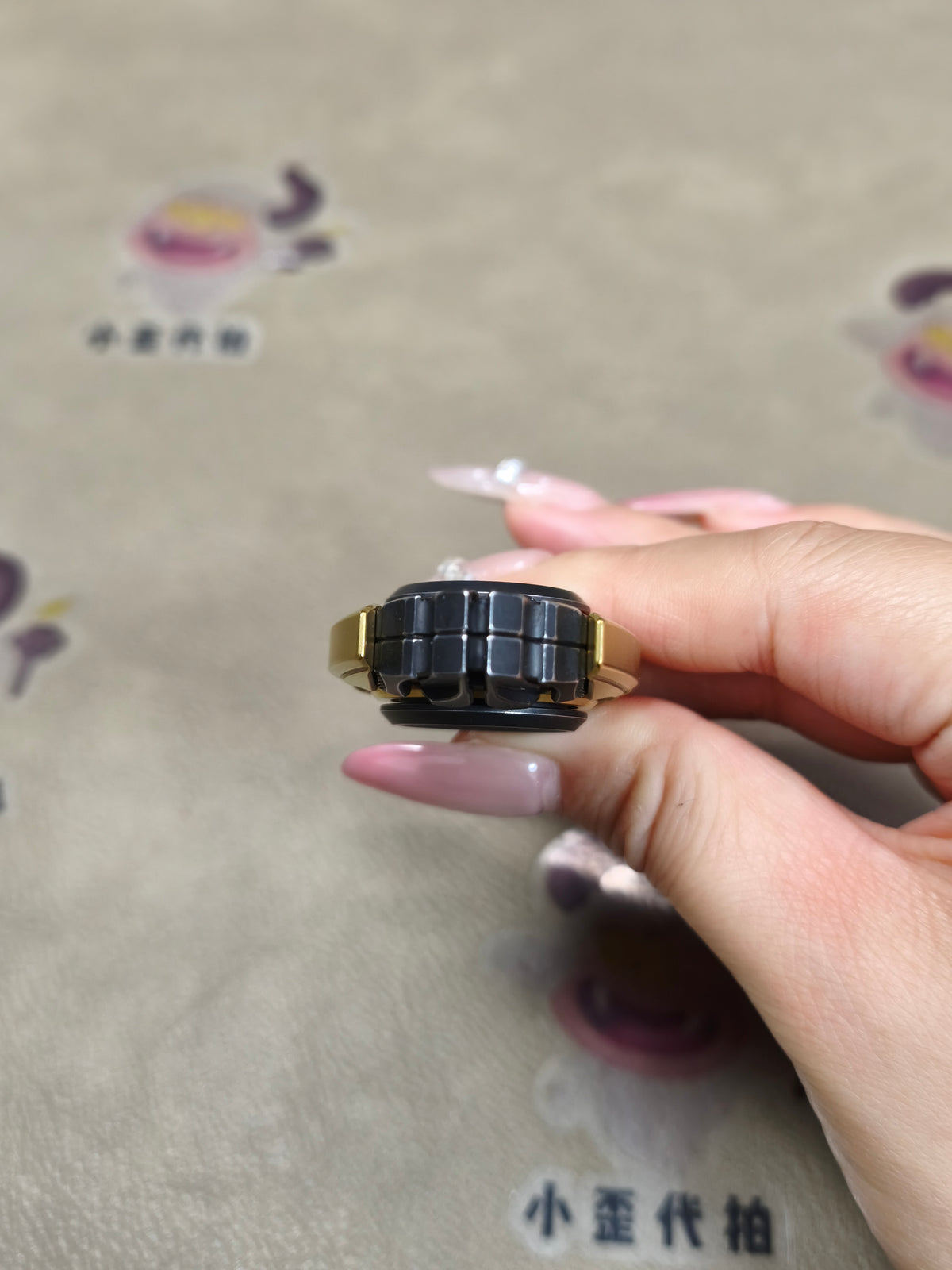 Dark Shell Opening Stainless Steel