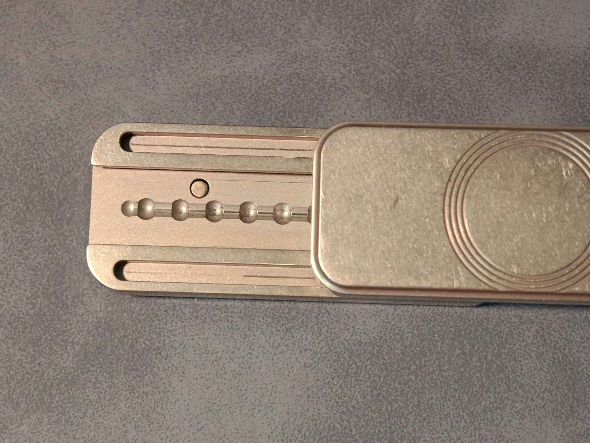 Sugar Cube Titanium