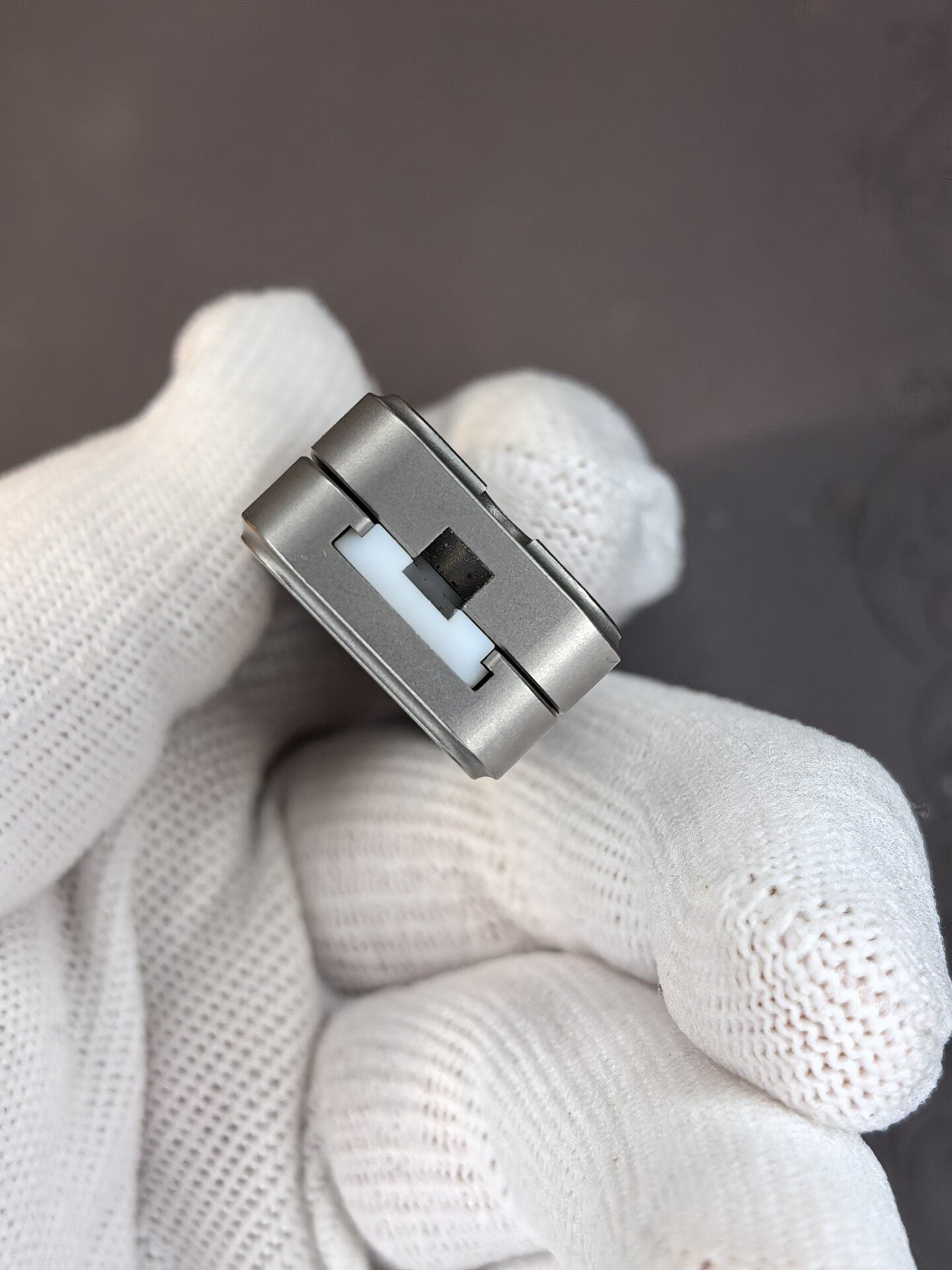 Sugar Cube Titanium