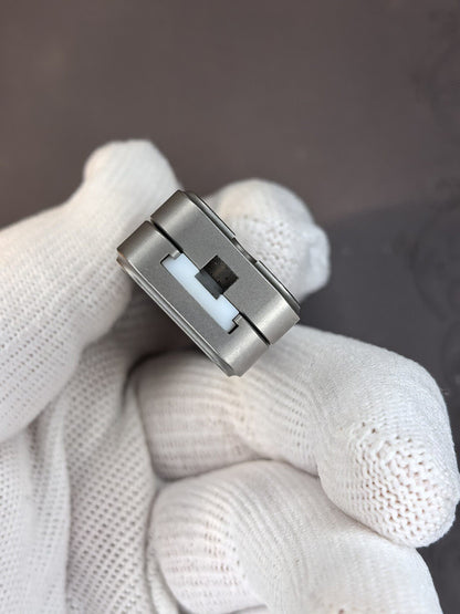 Sugar Cube Titanium