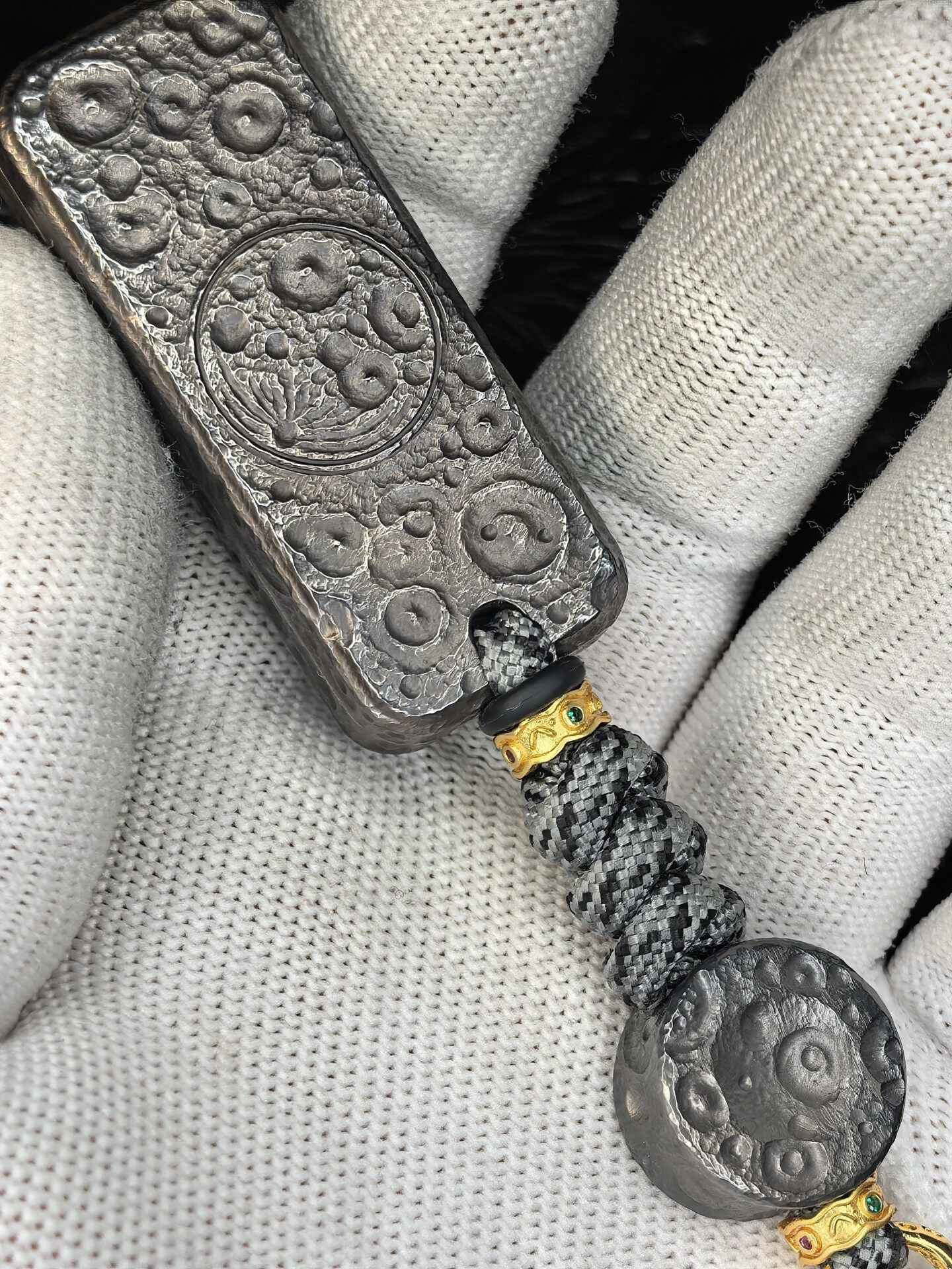 Sugar Cube Titanium
