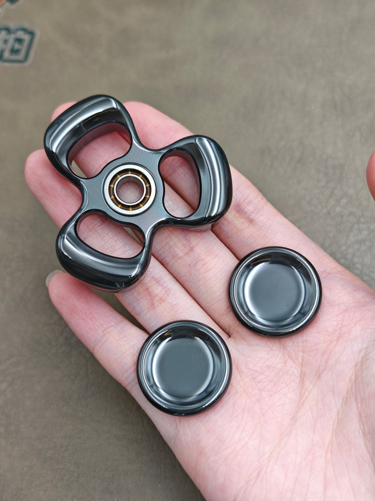 Three-Leaf Horizon Zirconium Polished