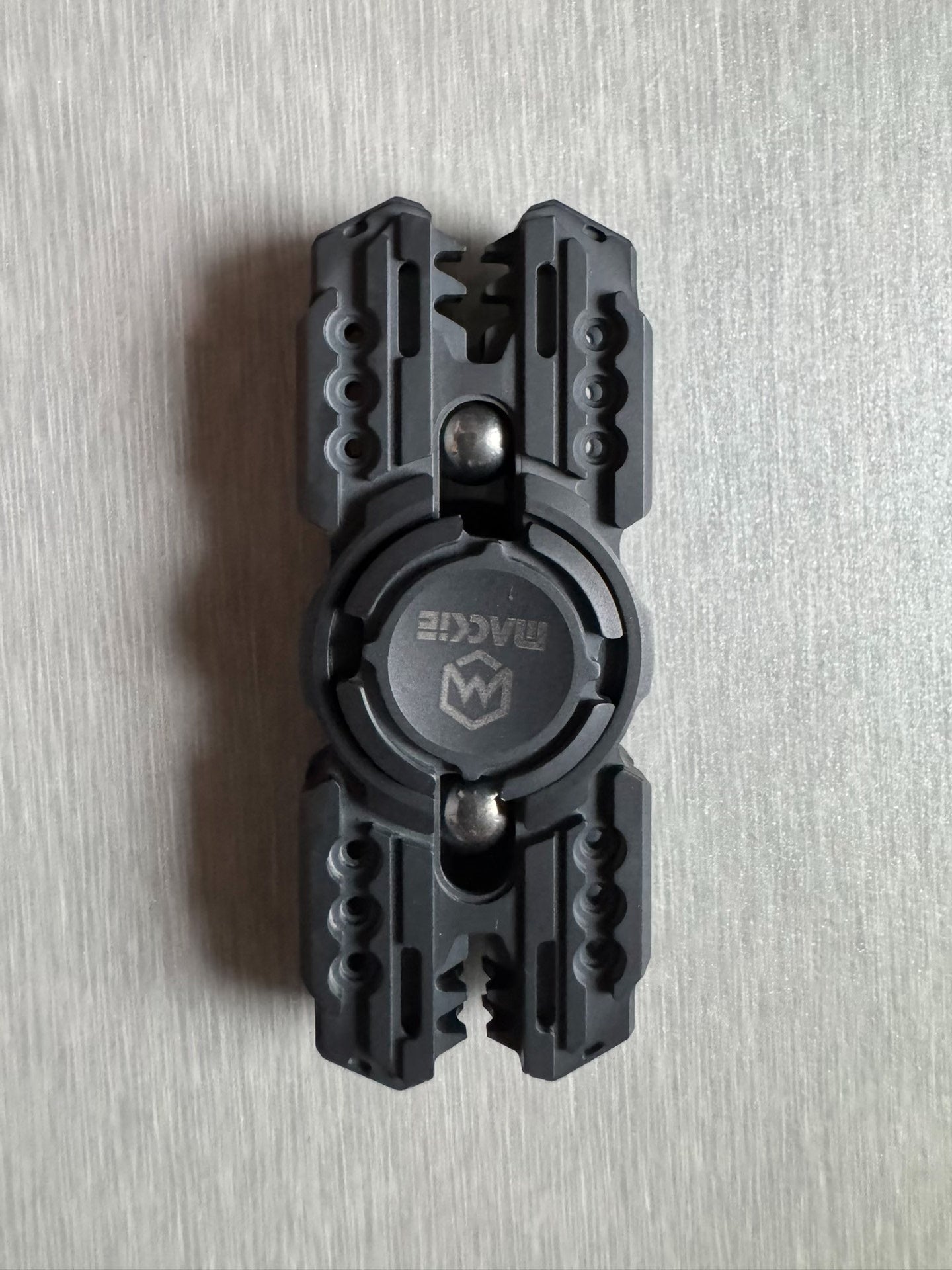 BAR GLUTTONY Zirconium