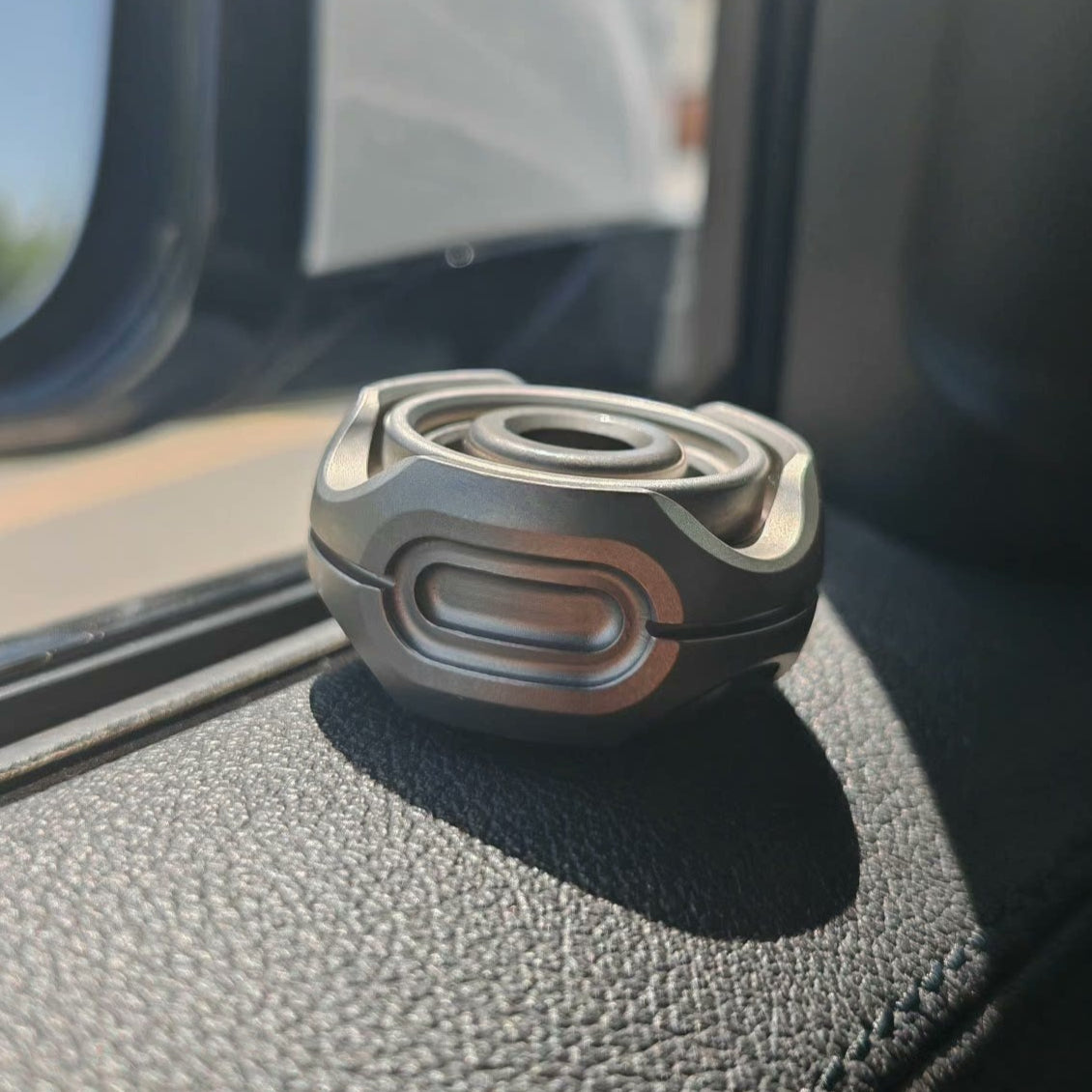 Slim Titanium