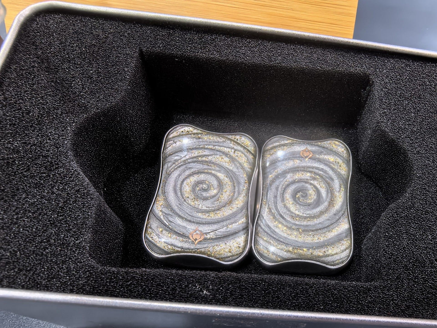 Aura Sand Titanium