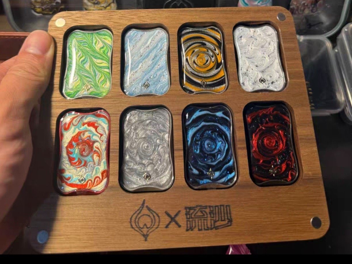 Aura sand Wooden Display Case