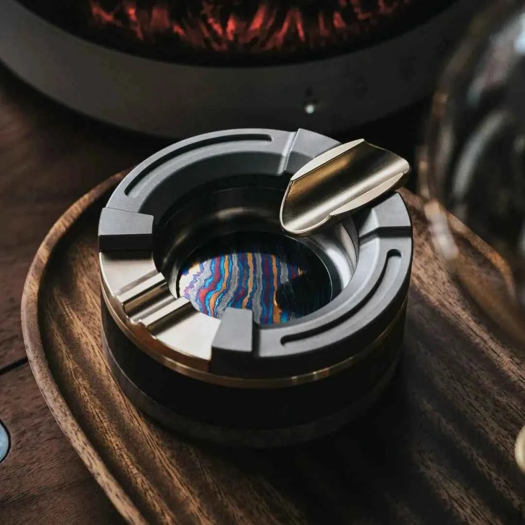 Dz Ashtray Limited Edition Ti + Br + Zri + Walnut wood