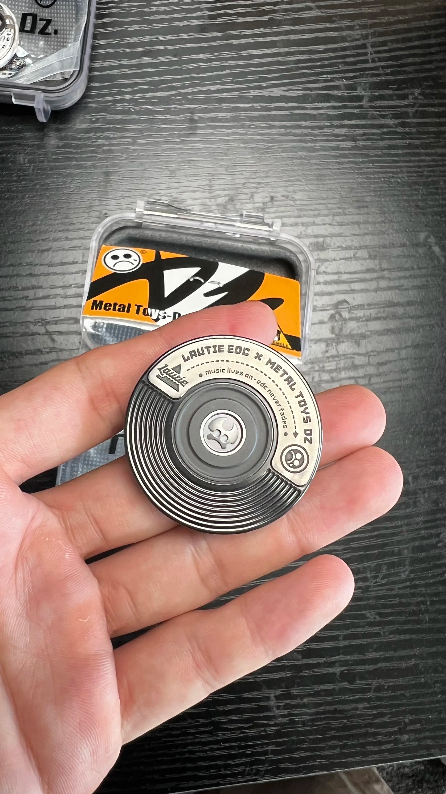 Show hand Mechanical Coin Zirconium