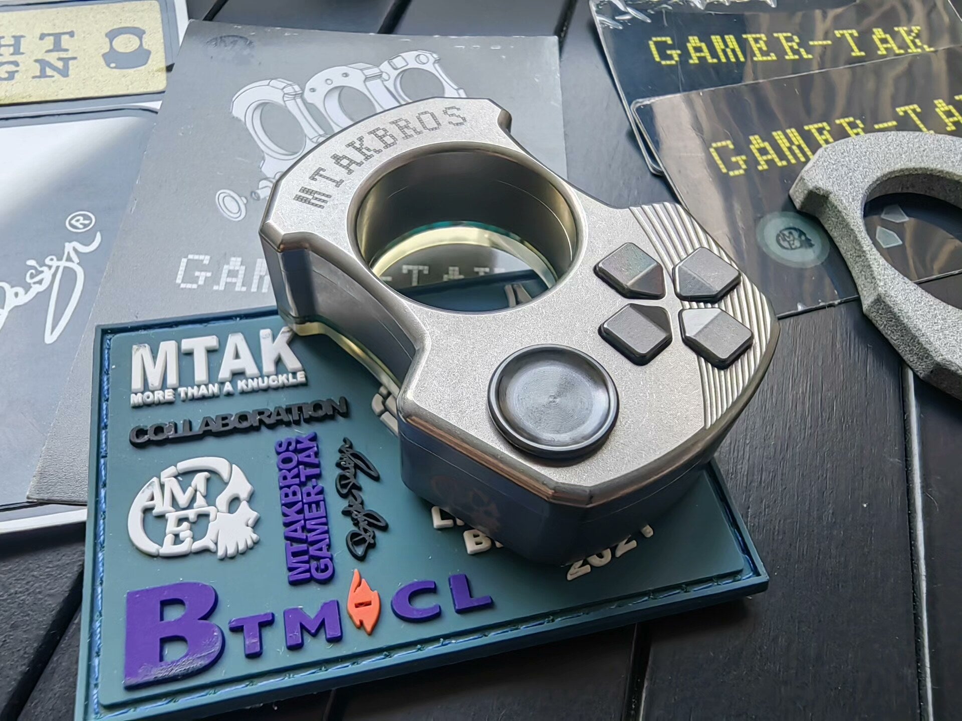YOLO & MTAK GAMER KNUCKLE