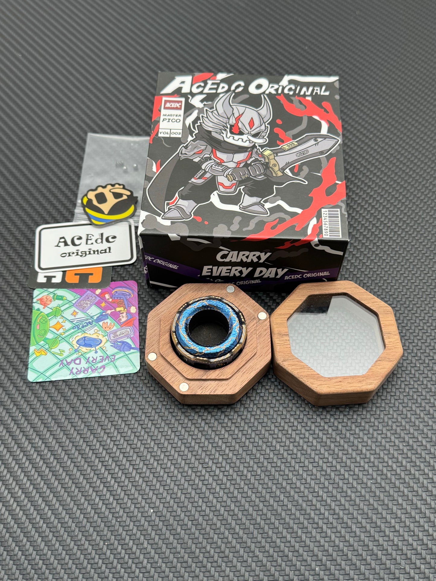 Shadow Raider Zirconium ( Includes 12 glass glow tubes )