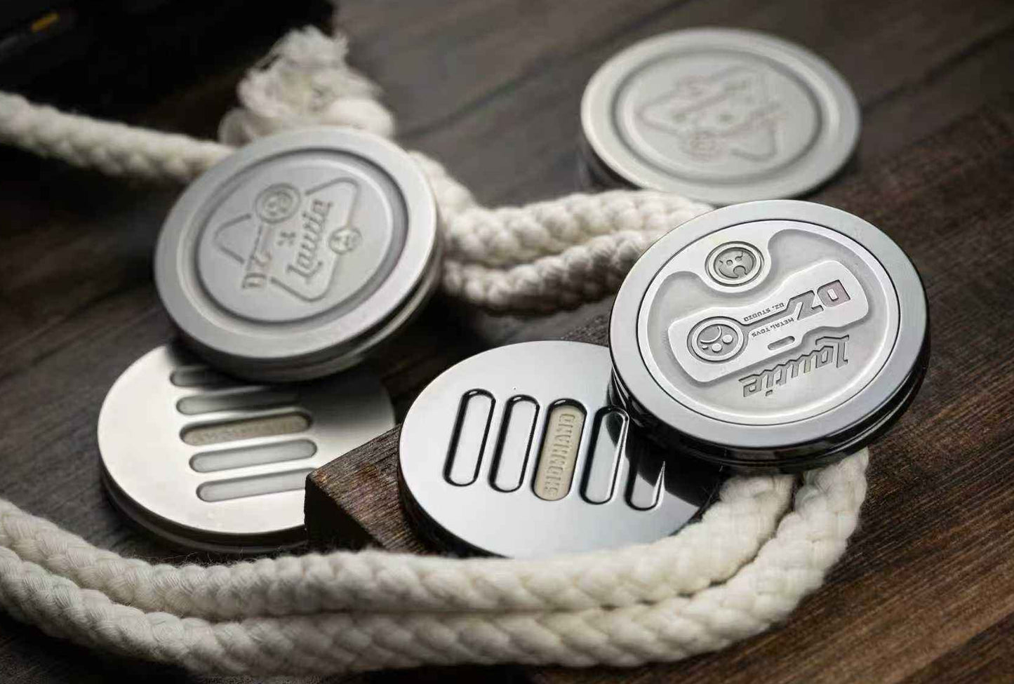 Show hand Mechanical Coin