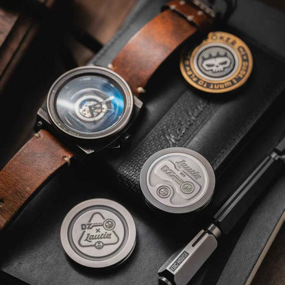 Show hand Mechanical Coin