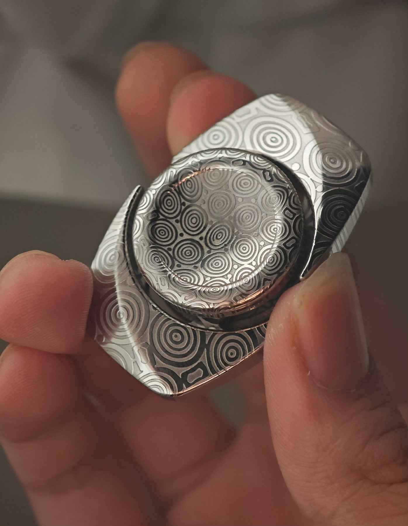 Special Material Cloud Pivot Damasteel