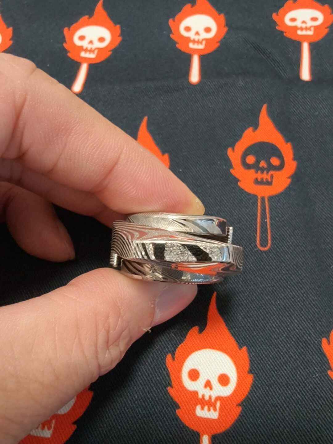 Special Material Cloud Pivot Damasteel