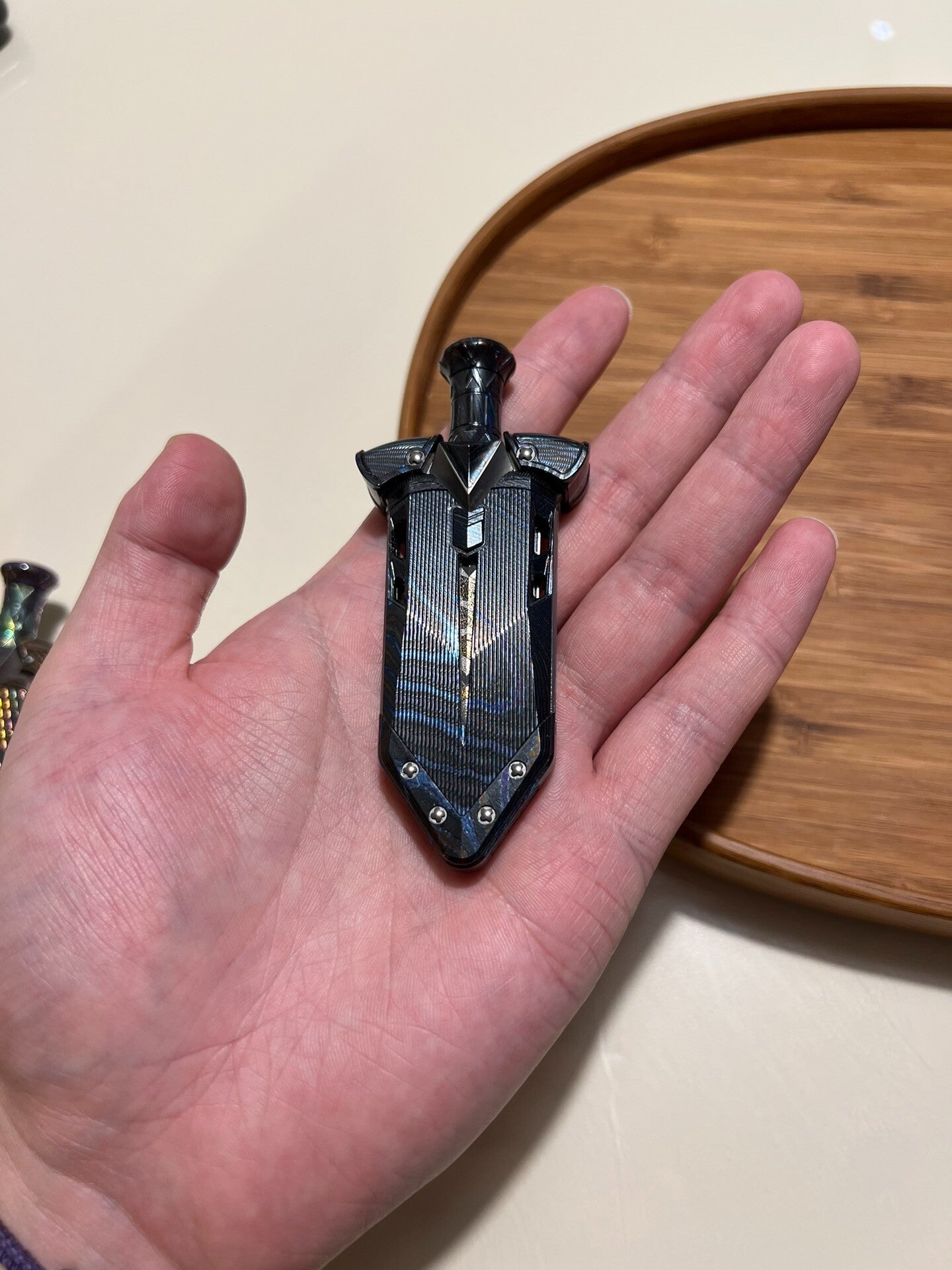 Aroundight Zircuti