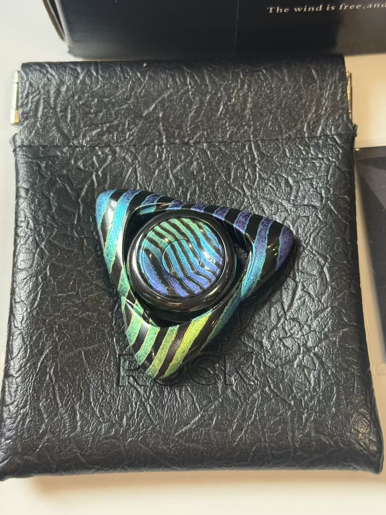Wind Zircuti