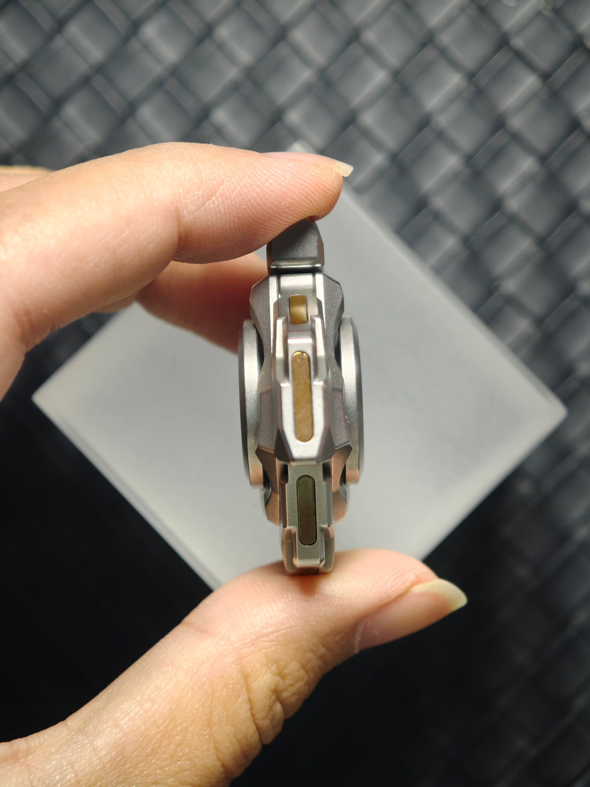 Haze Shell Opening Stainless Steel Engraved