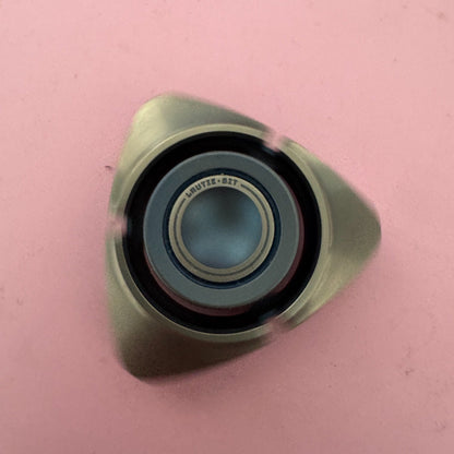 Bit-04 Tri Fidget Spinner Titanium blue