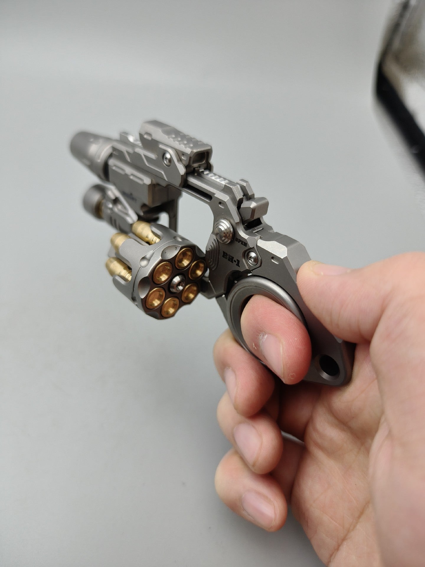 Breaker Titanium
