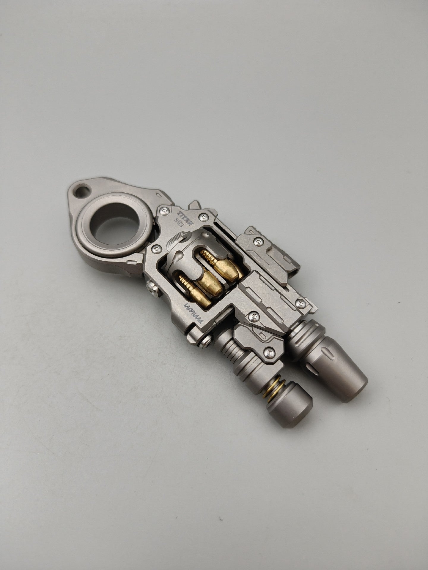Breaker Titanium