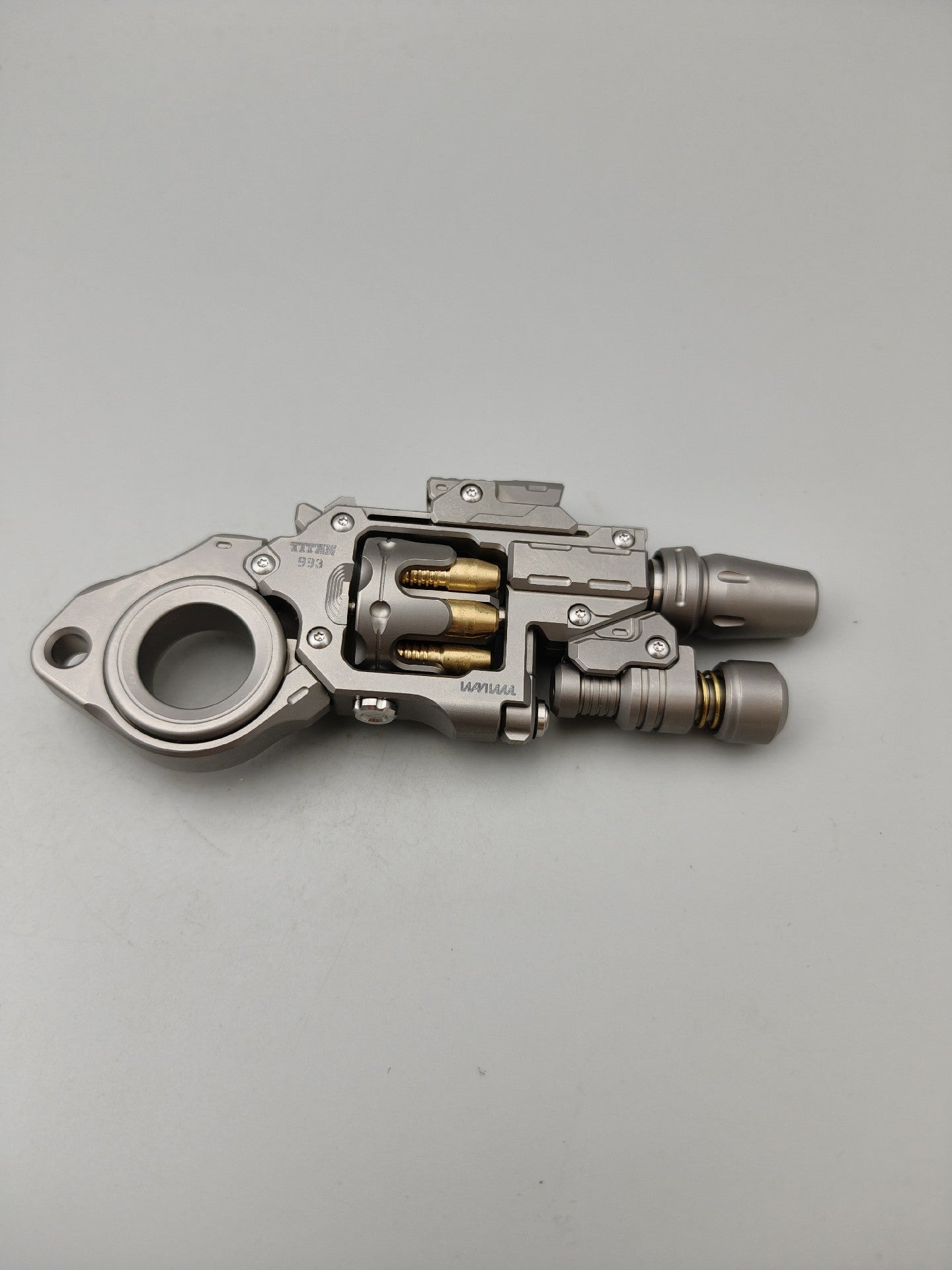 Breaker Titanium