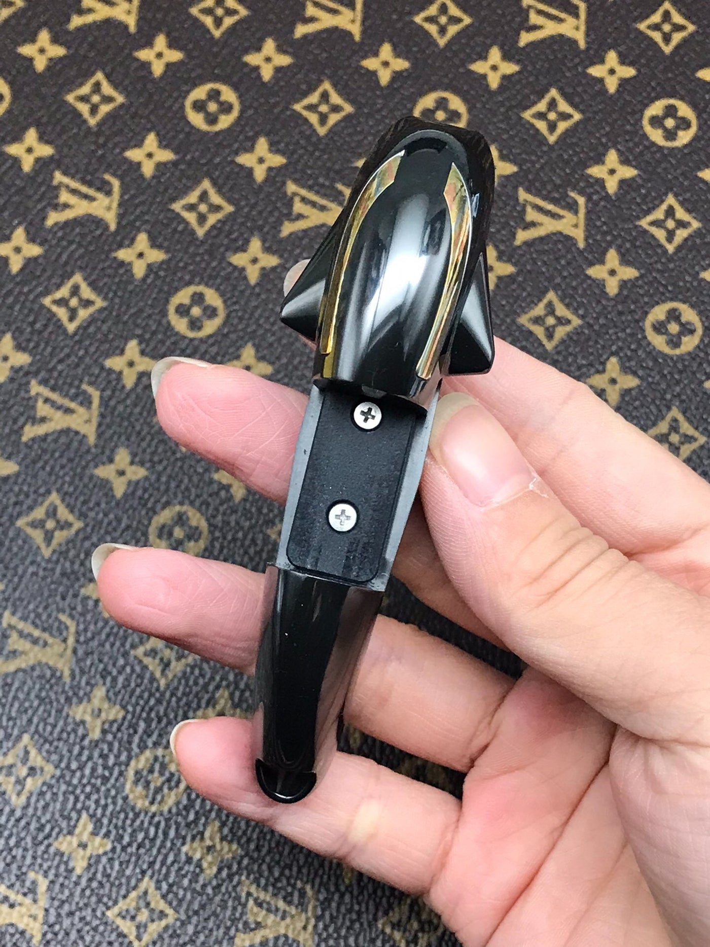 Dolphin Zirconium