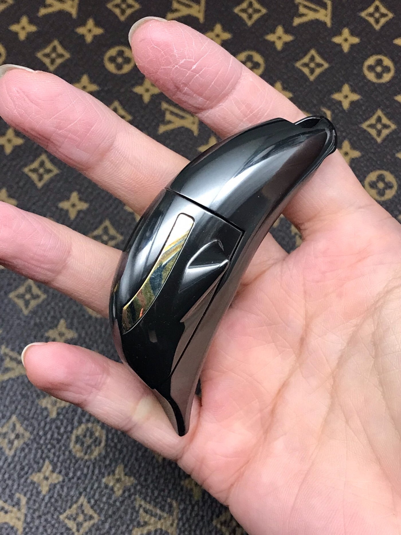 Dolphin Zirconium