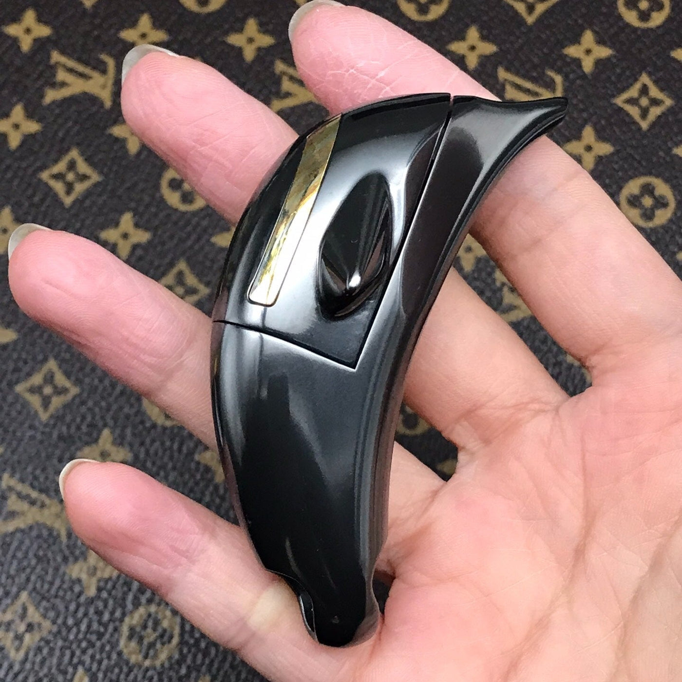 Dolphin Zirconium