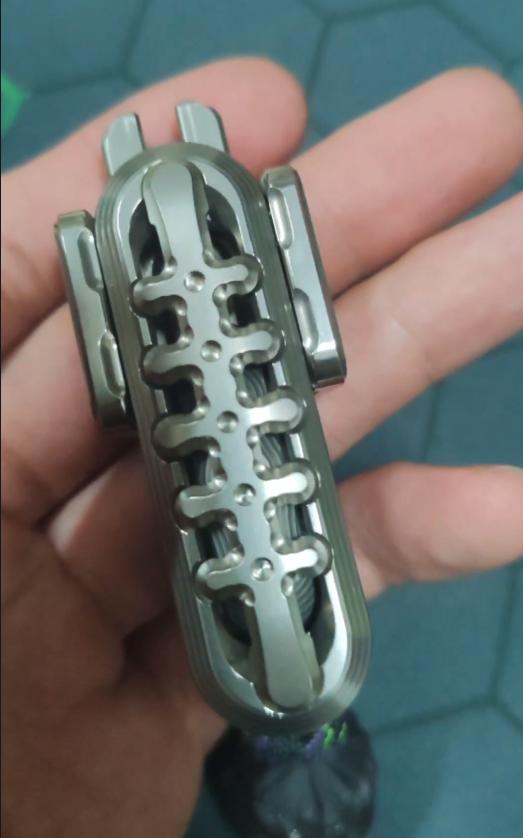 EXOSKELETON Titanium