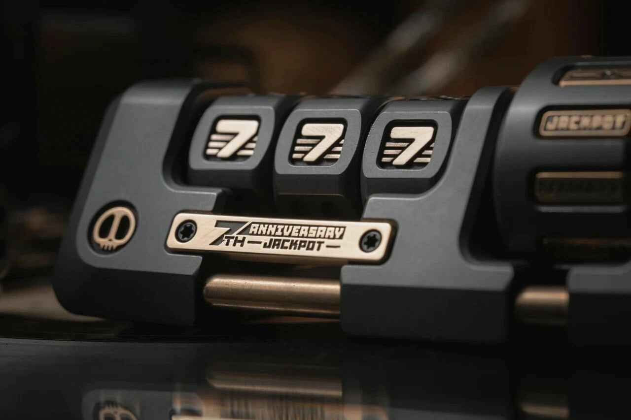 Jackpot 2.0 Deskset (777 limited edition 50 OFF)Brand New