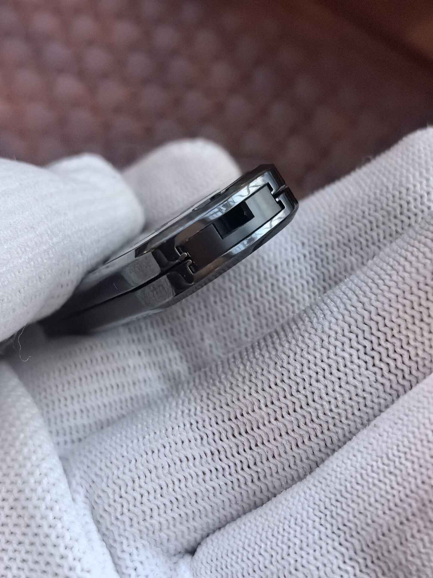 Ji Li Polished Zirconium