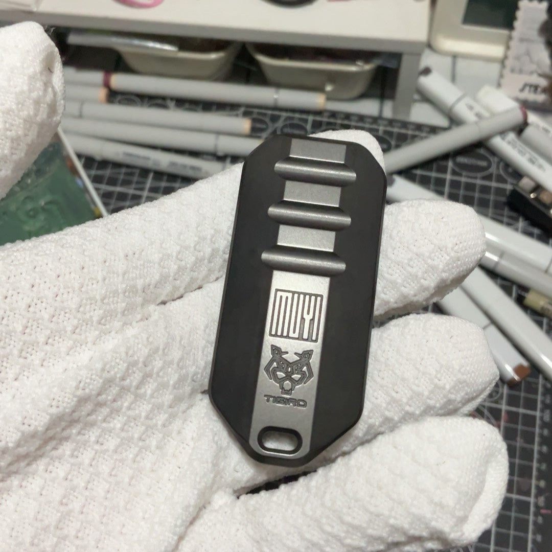 Music Waves Slider Blackened Titanium