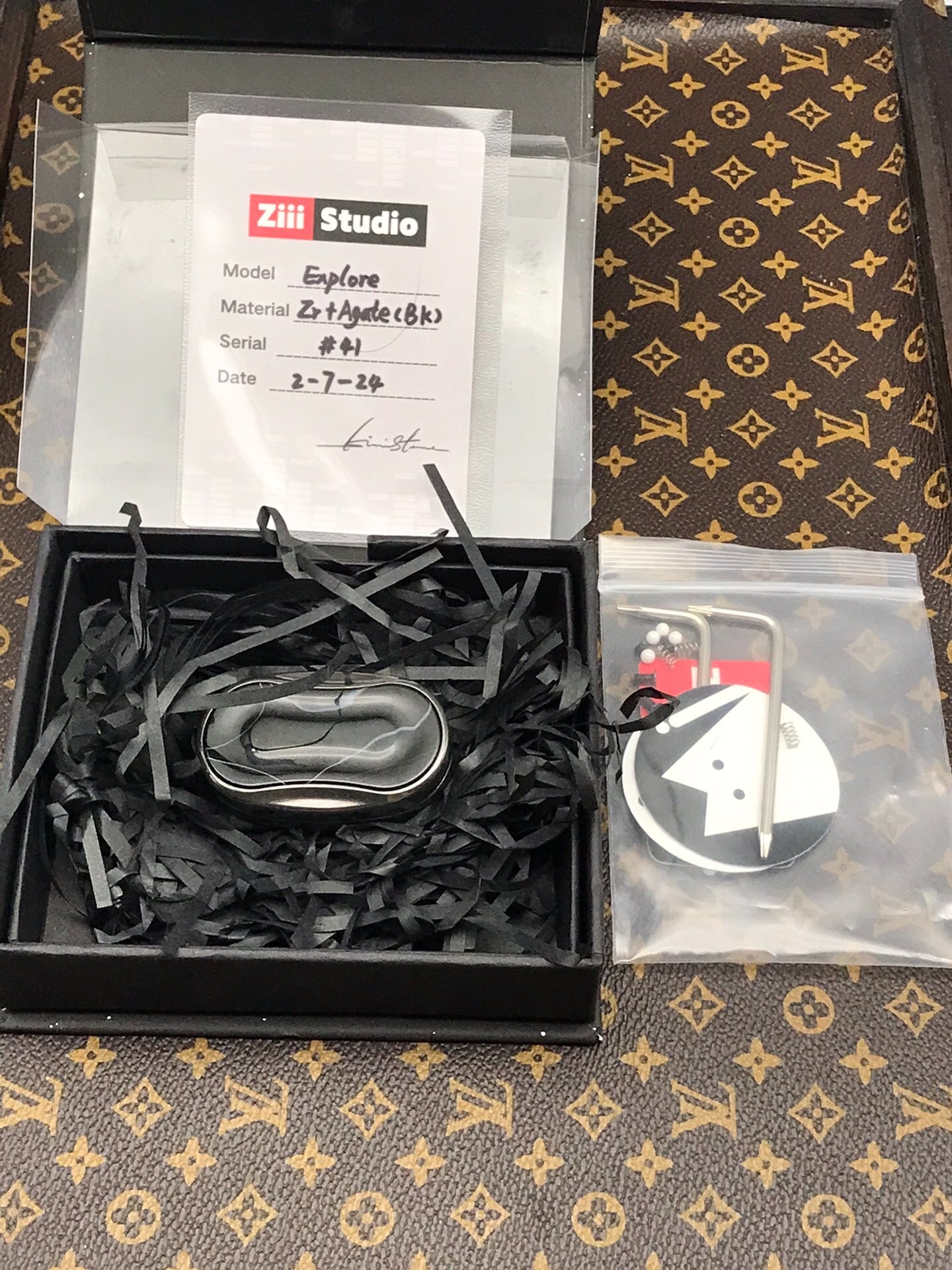 Mystery Slider Zirc+black agate