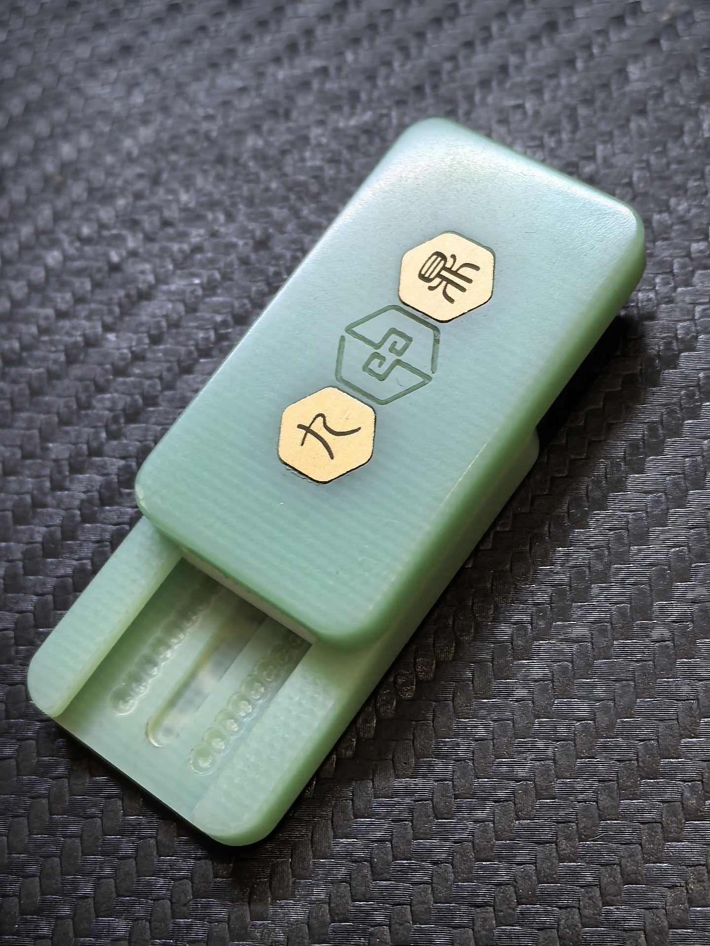 Nine Tripods G10-jade green