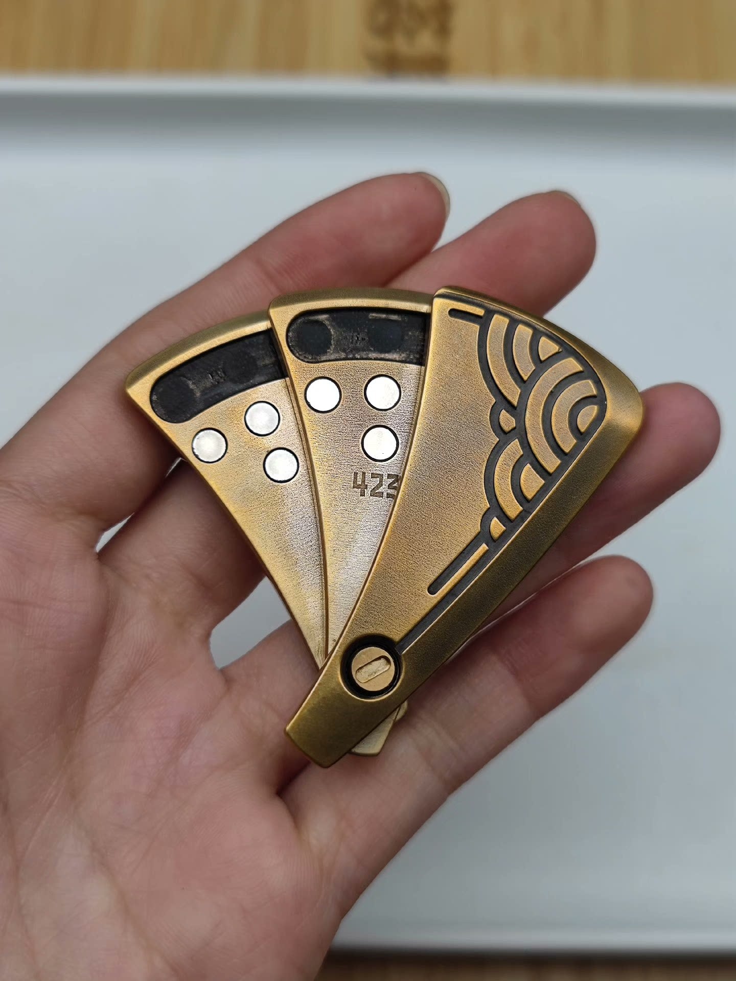 Peacock Feather Distress Brass