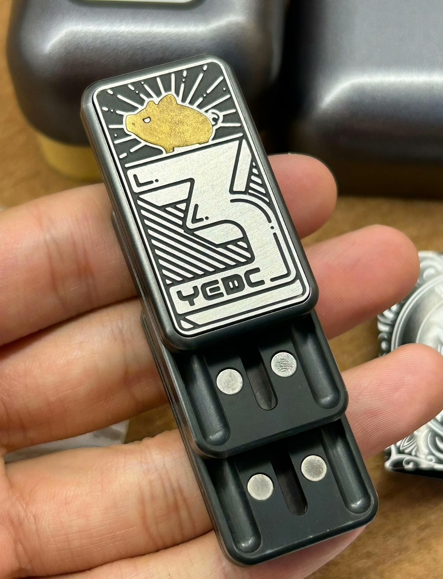 Pig Nose 3 Stack Slider Stainless Steel