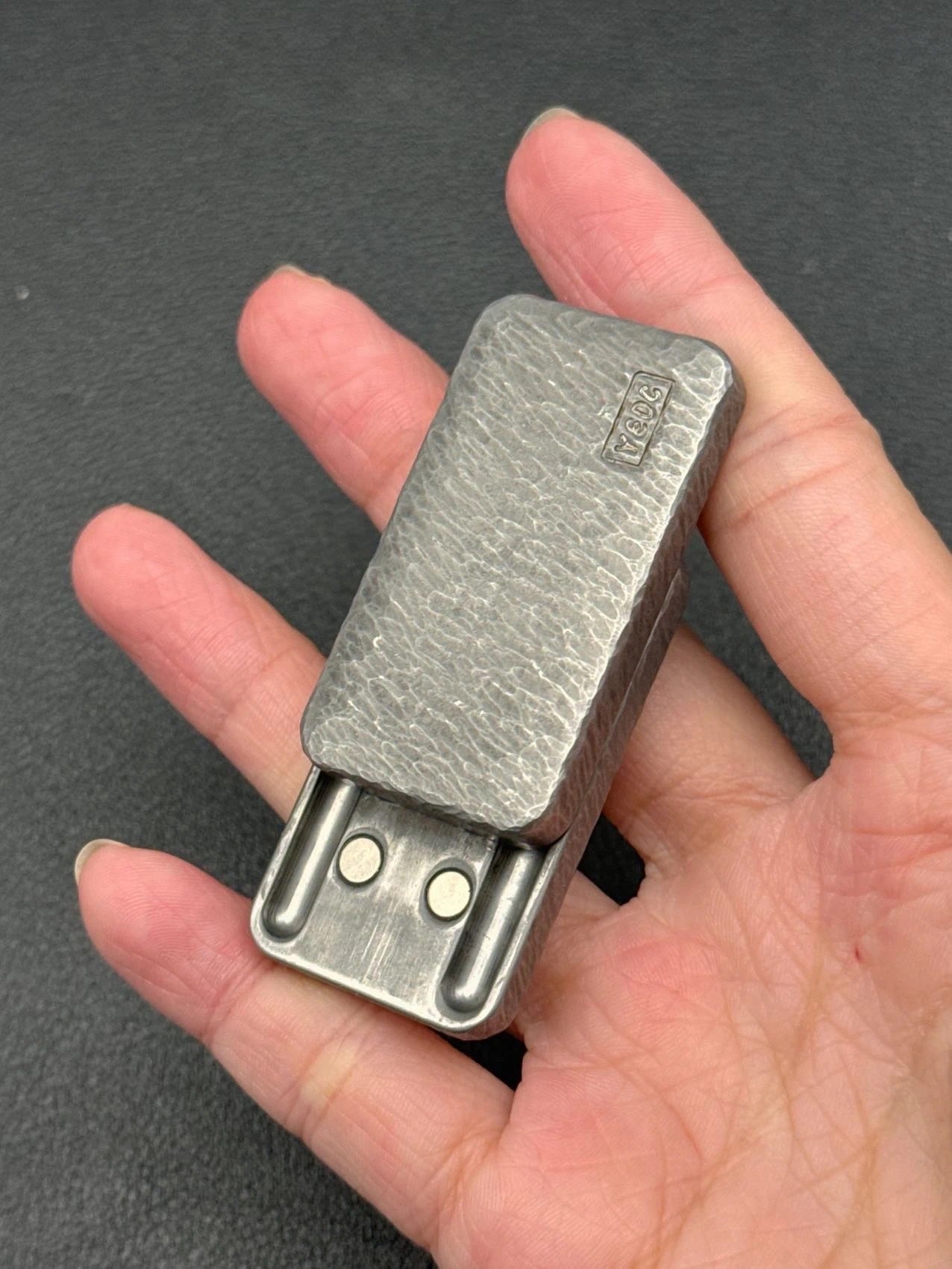 Pig Nose Slider Stainless steel stone pattern