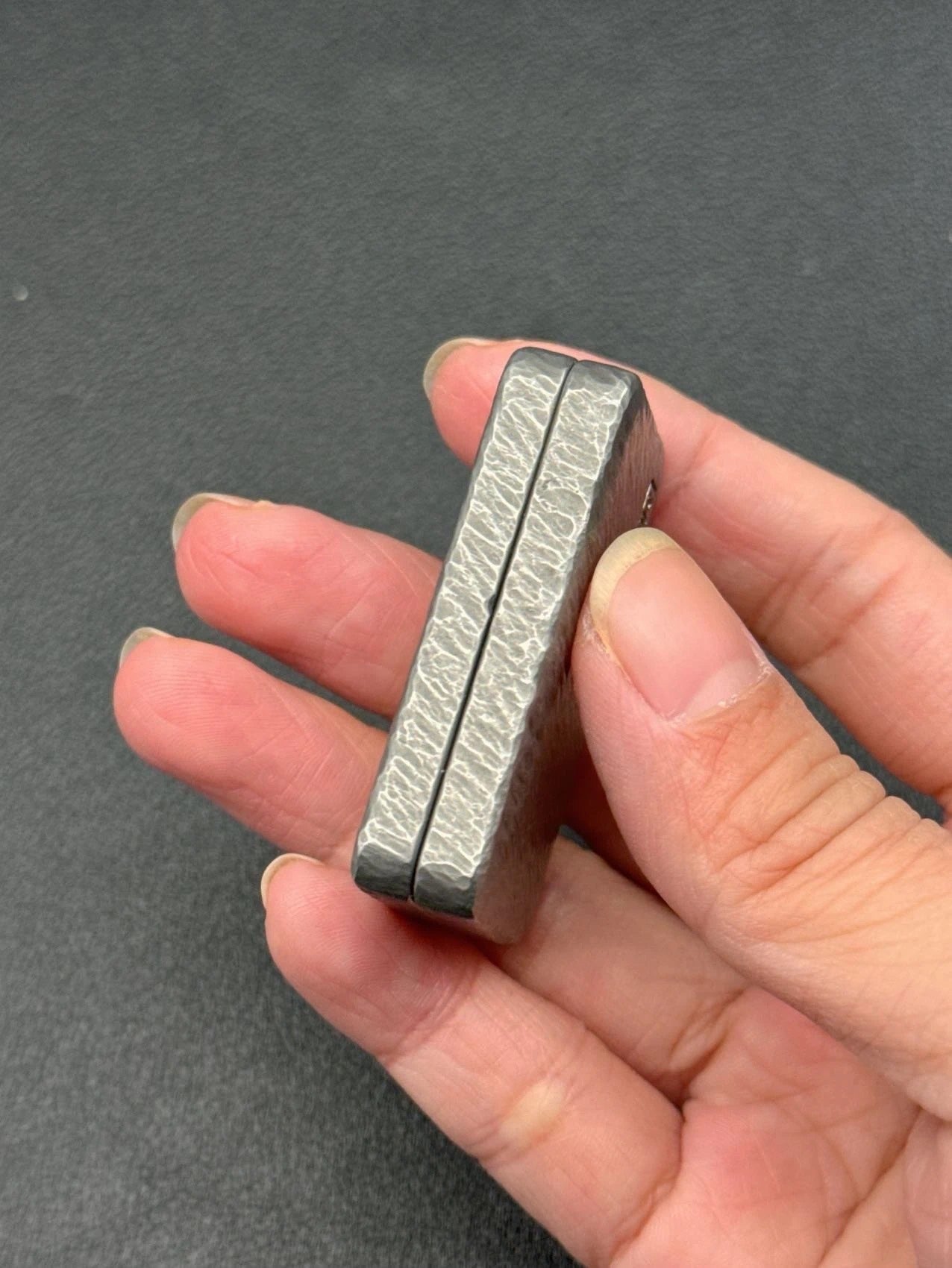 Pig Nose Slider Stainless steel stone pattern