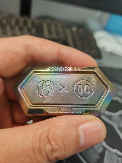 Poker Lolita Oil Slick Zirconium