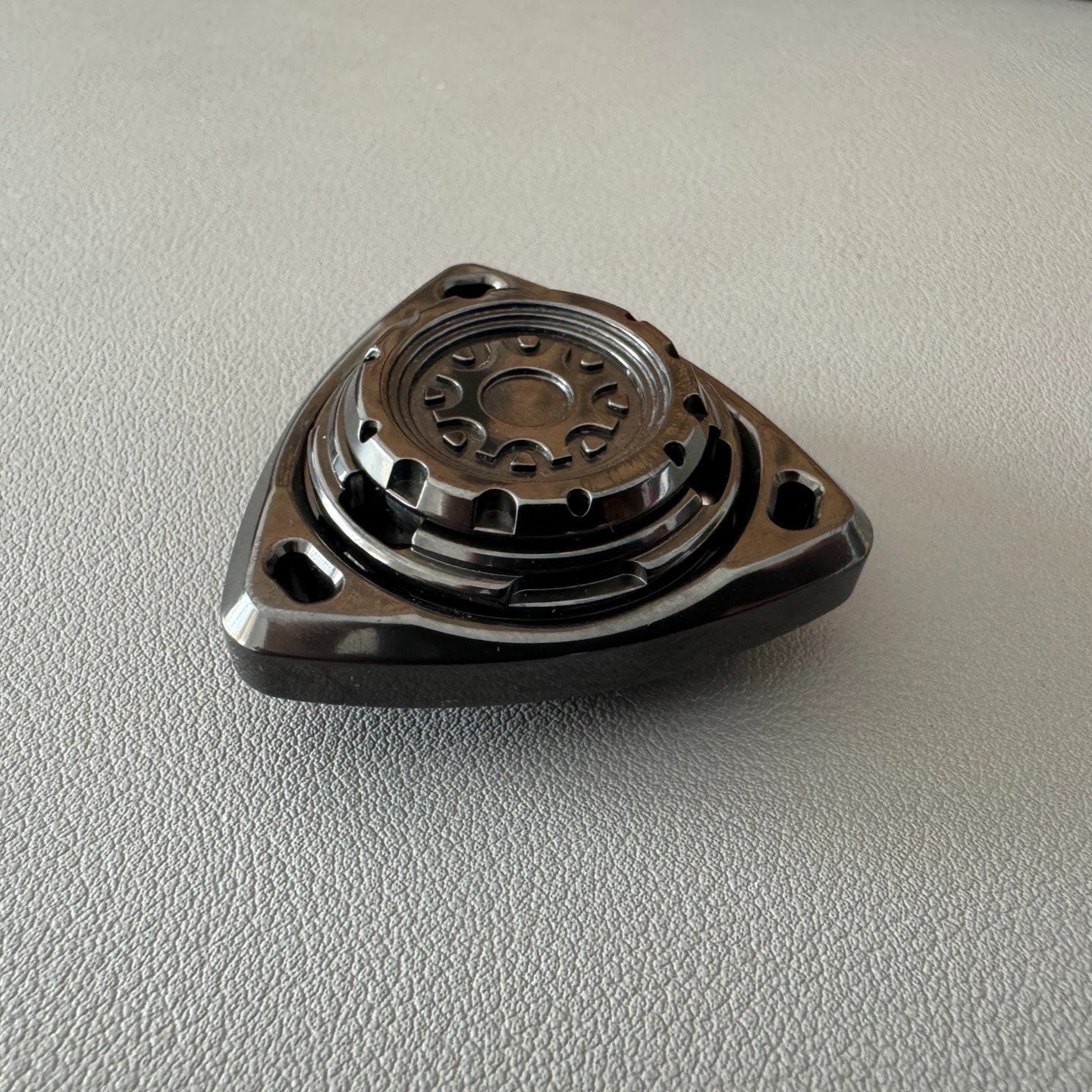 ROAR Spinner Black Zirconium