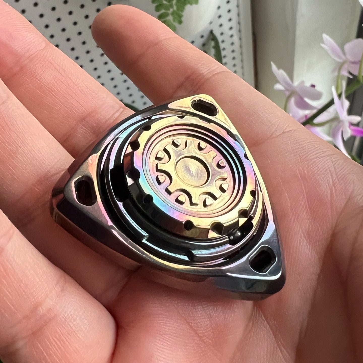 ROAR Spinner Oil Slick Zirconium