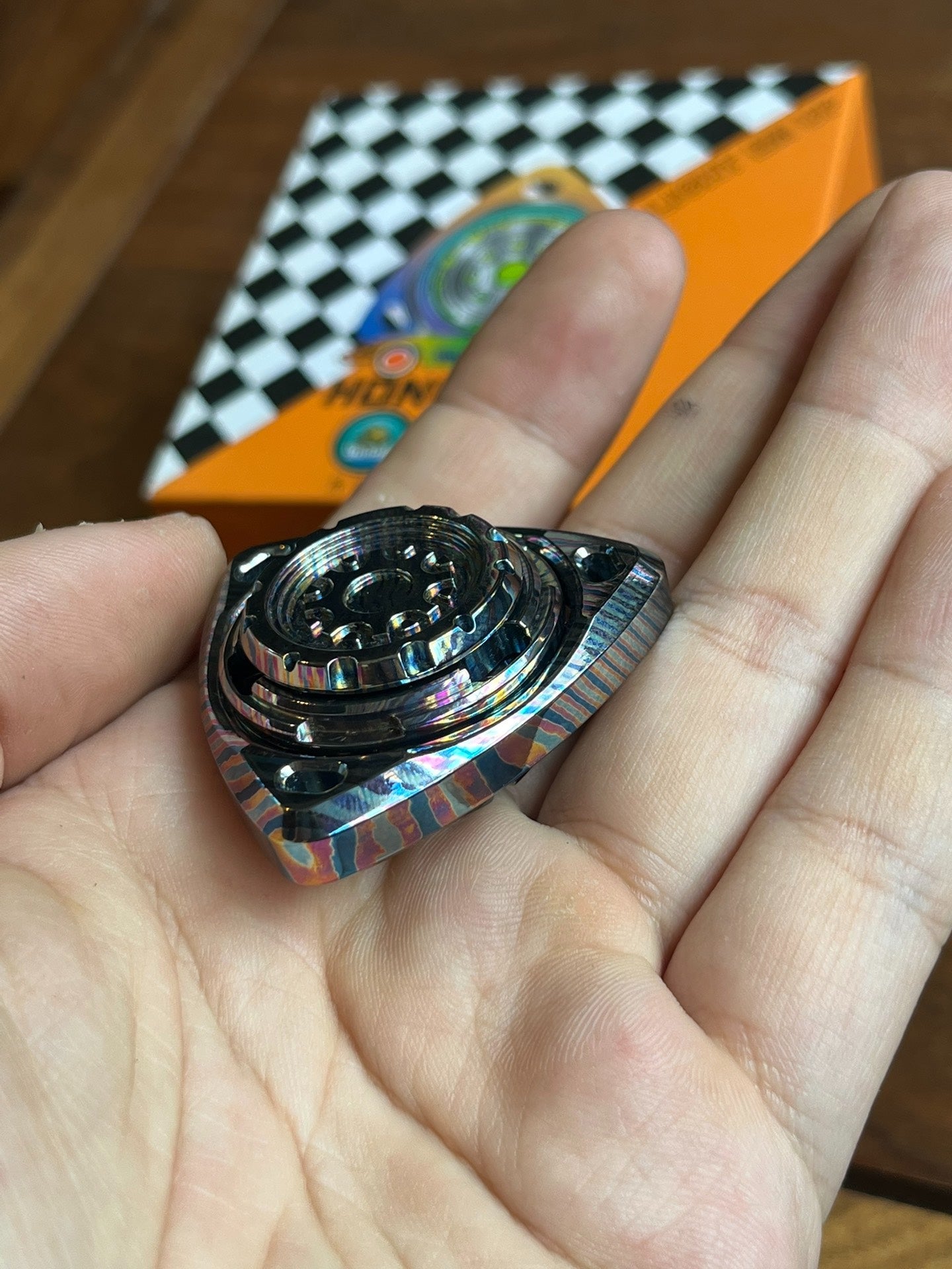 ROAR Spinner Zircuti