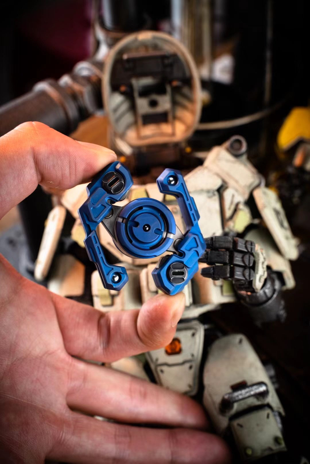 ROBOTIC ARM Titanium blue