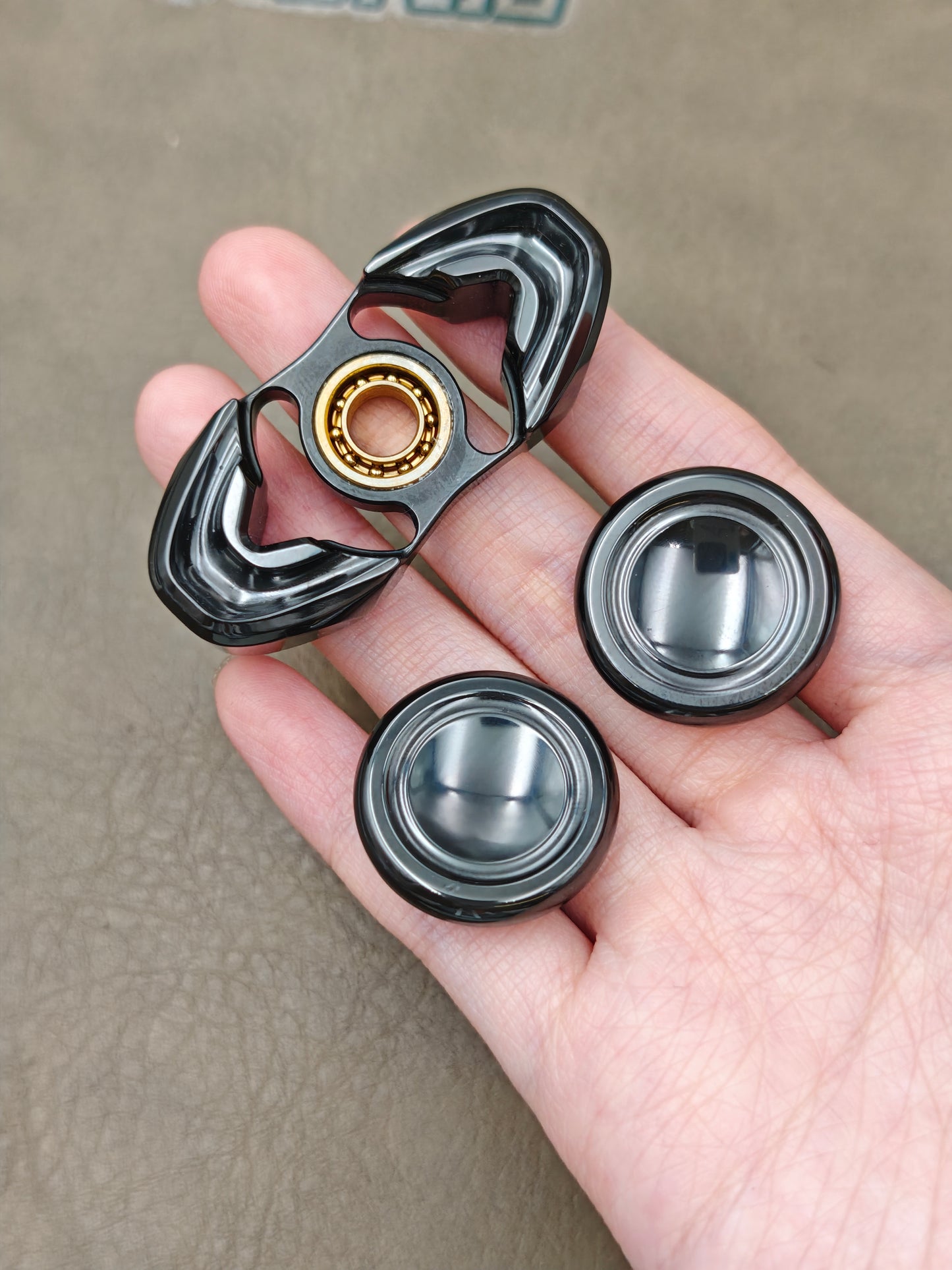 Pan Yixian Zirconium Polished