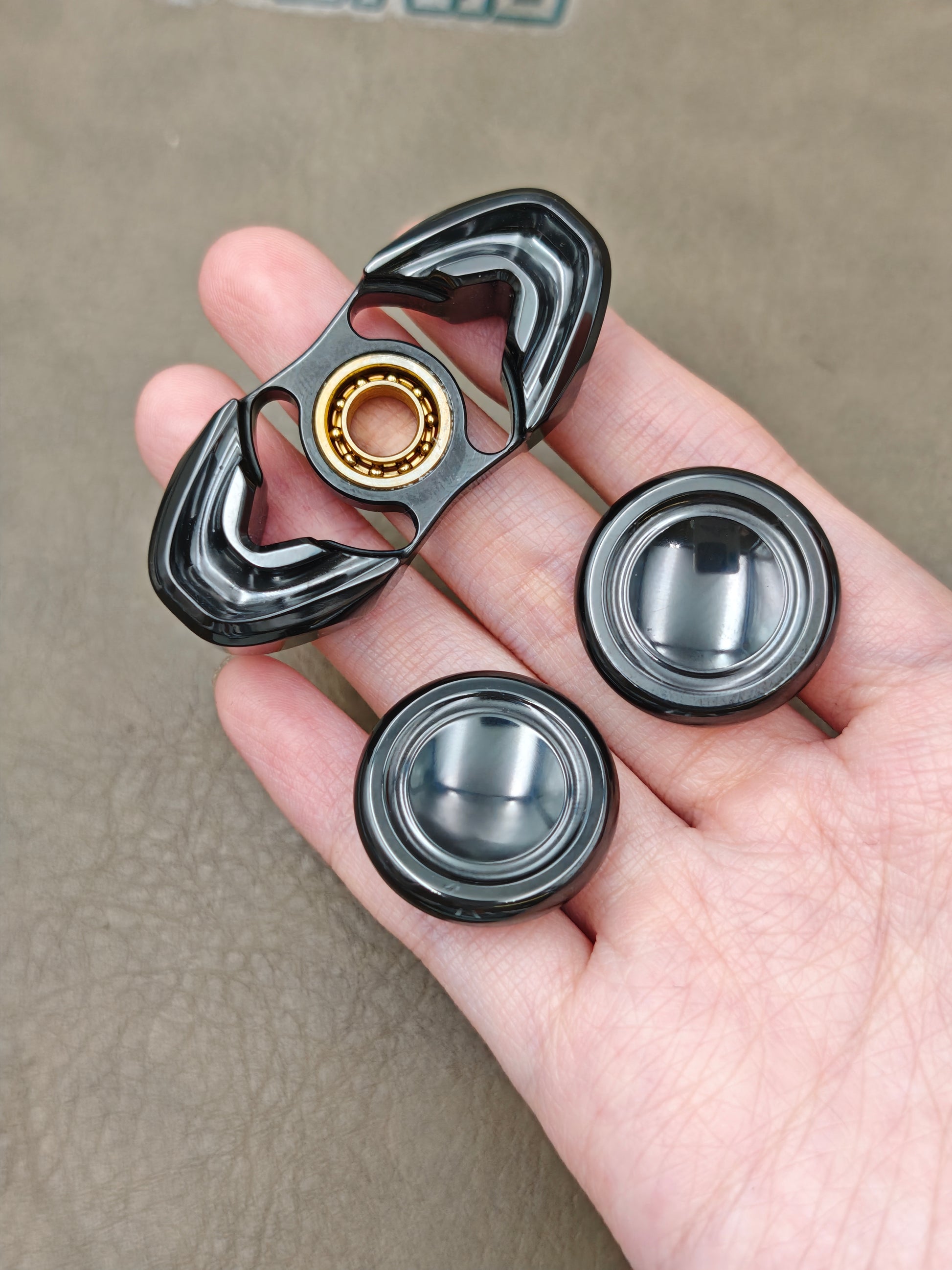Pan Yixian Zirconium Polished