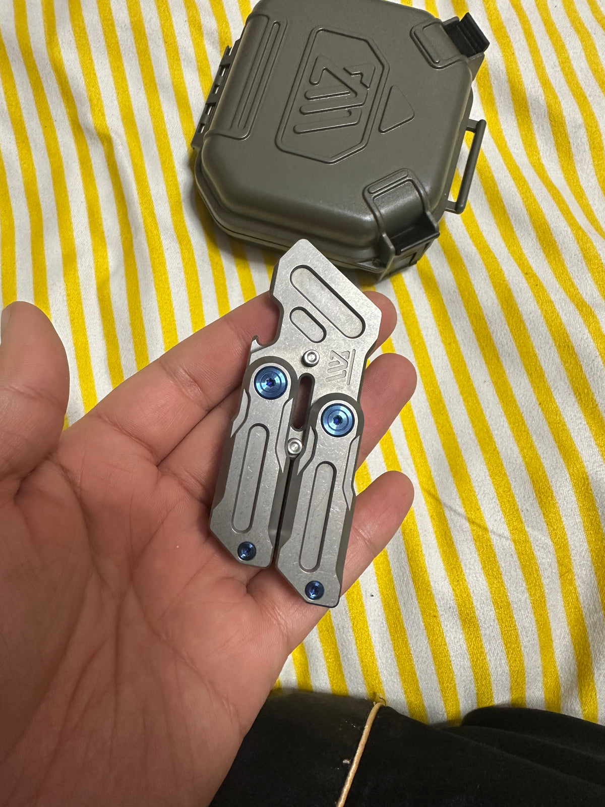 Gloom Folding Titanium
