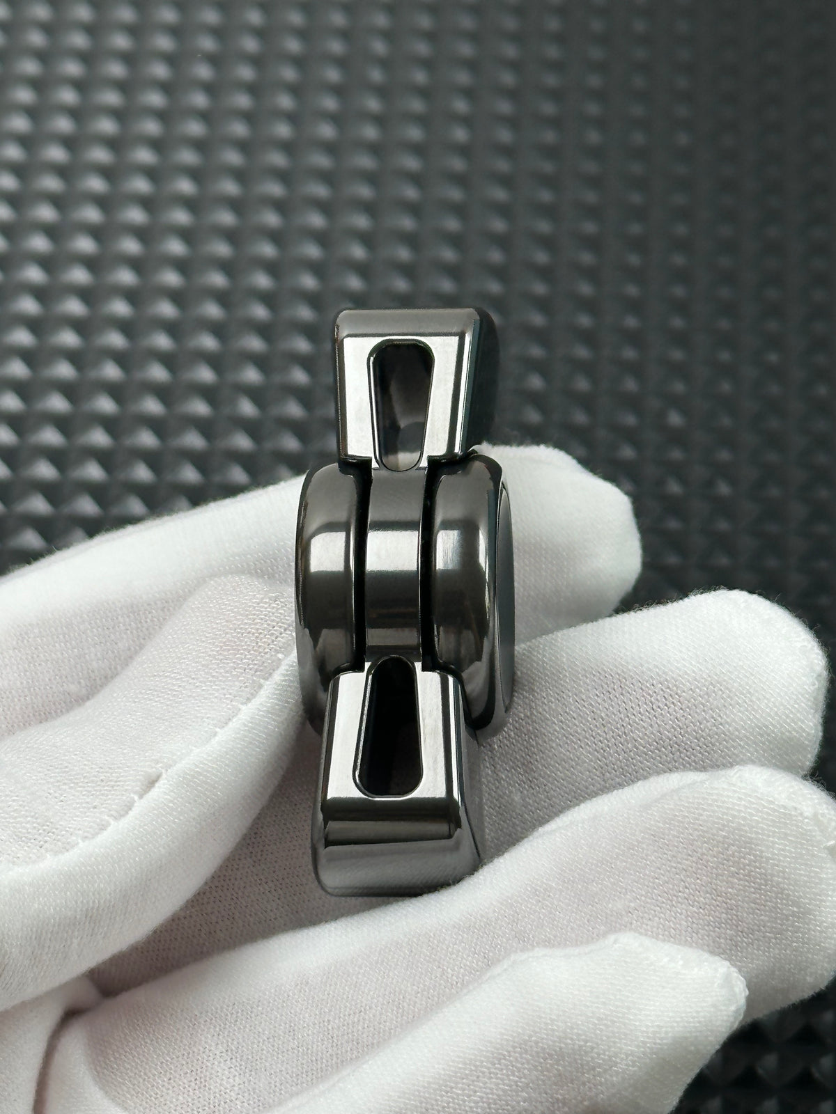 Floating Shadow Pro Zirconium