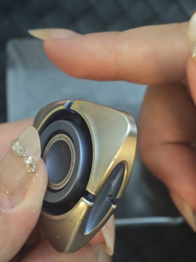 BIT 04 Titanium