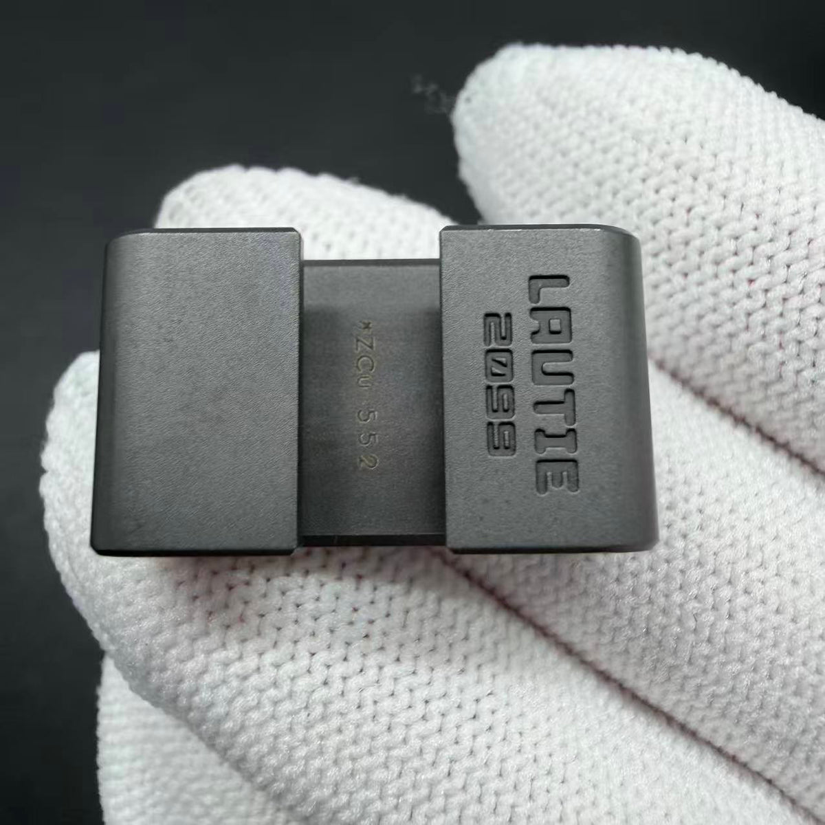 Buckle Zirconium