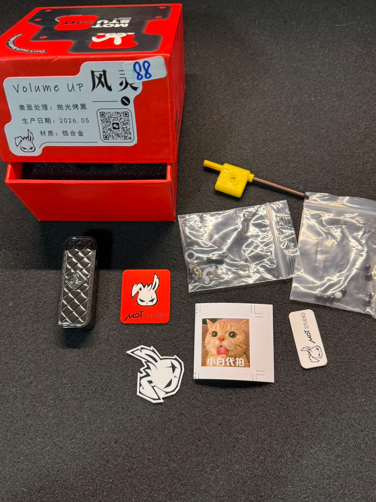 Feng Ling Zirconium Color-Anodized Polished